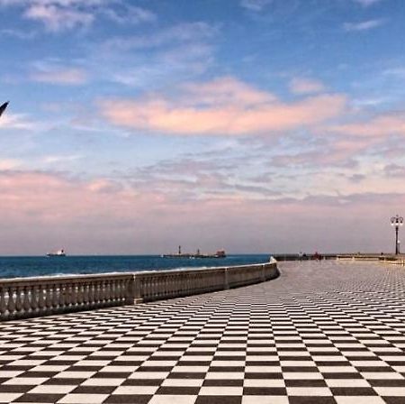 Отель Il Porto Di Ale E Kat Ливорно Экстерьер фото